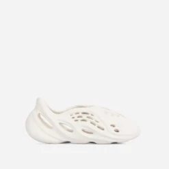 EGO Super-Bass Cut Out Detail Slip On In Off White Rubber