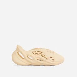 EGO Super-Bass Cut Out Detail Slip On In Cream Rubber