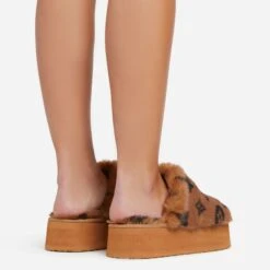 EGO Warren Closed Toe Printed Detail Flatform Slipper In Tan Brown Faux Fur -EGO Sales 06 01 23 fw41924 sq