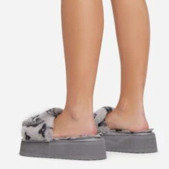 EGO Chrie Velcro Strap Printed Detail Flatform Slipper In Grey Faux Fur -EGO Sales 06 01 23 fw41933 sq