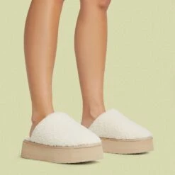 EGO Ivoris Closed Toe Flatform Slipper In Cream Faux Shearling