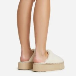 EGO Ivoris Closed Toe Flatform Slipper In Cream Faux Shearling -EGO Sales 06 01 23 fw45965 sq