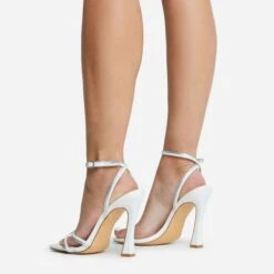 EGO Certified Silver Metallic Detail Square Toe Flared Block Heel In White Faux Leather -EGO Sales 16 08 22 fw12835