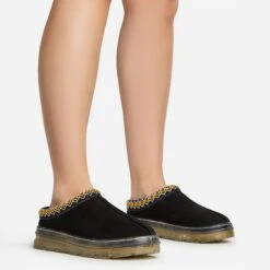 EGO Lil Aztec Detail Chunky Rubber Sole Faux Fur Lining Flat Slipper In Black Faux Suede