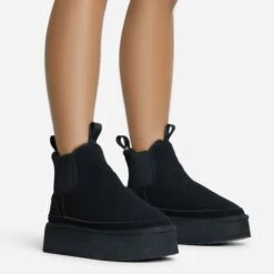 EGO Spiced-Chai Elasticated Detail Platform Sole Faux Fur Lining Ankle Boot In Black Faux Suede