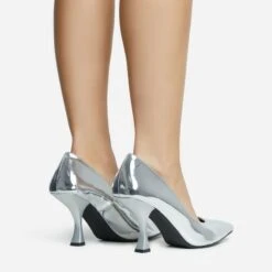 EGO Pointed Court Kitten Heel In Silver Patent -EGO Sales 30 11 22 fw31736 sq