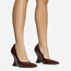 EGO In-Your-Soul Pointed Toe Cut Out Wedge Court Heel In Brown Croc Print Faux Leather -EGO Sales 30 11 22 fw31818 sqq