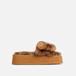 EGO Chrie Velcro Strap Printed Detail Flatform Slipper In Tan Brown Faux Fur -EGO Sales 30 11 22 fw40065 sq